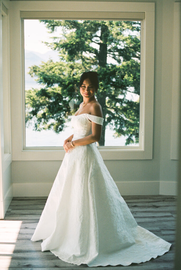 The lodge on harrison lake wedding photographer