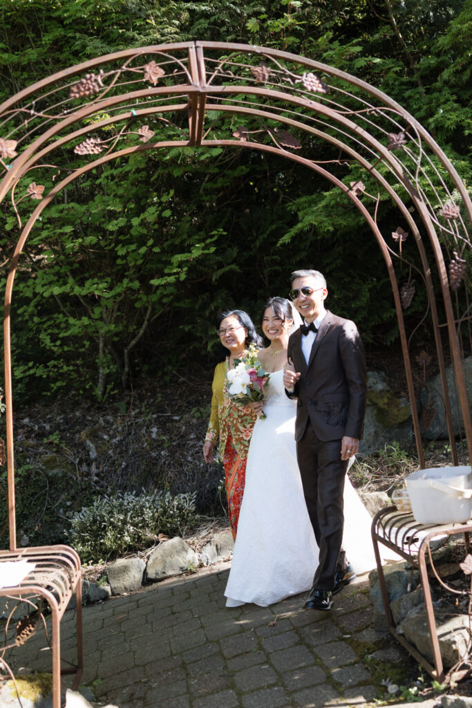 The lodge on harrison lake wedding photographer